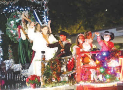 Christmas on Grand 2023 was an enjoyable event where the residents of Yoakum kicked-off the holiday season. Children had fun playing in the snow, visiting with Santa, watching the lights come on the town Christmas tree, and experiencing the sights of the lighted Christmas parade. For more photos, see the Dec.13 issue. Photos courtesy of Raymond Rosas.