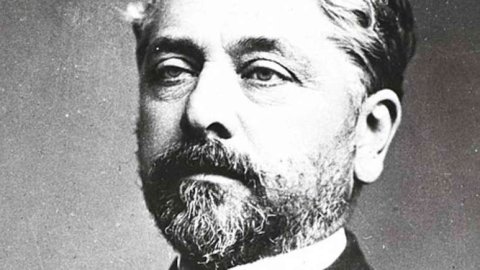 1.) I HAVE THE TOWER! When Gustave Eiffel first proposed his design for a massive, towering steel structure in the heart of Paris, many thought he had lost his mind.  Critics sneered that it was an eyesore, while others feared that it wouldn’t even be able to stand upright. But Eiffel persisted, and 1889, his tower was opened to the public. Today, it is an iconic symbol of the city of love—and a testament to the power of bold ideas.