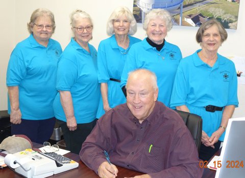 Mayor Fred Hilscher, seated; Shiner Heritage Quilters members are, standing, left to right, Janet Ferguson, Mary Shafer, Toni Rogers, Rose Mary Havlik and Irene Cerny.  photo by Gene Cerny