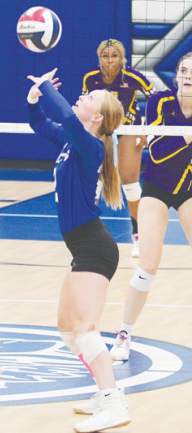 Kenzie Chance sets Chuck Grafe/Tribune-Herald