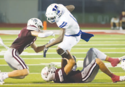 YHS Bulldog X’Zavier Barnett (11) makes a catch against the Industrial Cobras Sept. 6. Photo courtesy of Raymond Rosas.